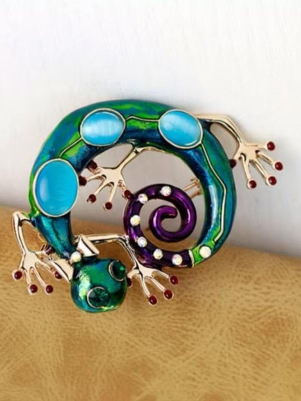 BEAUTIFUL LIZARD BROOCH